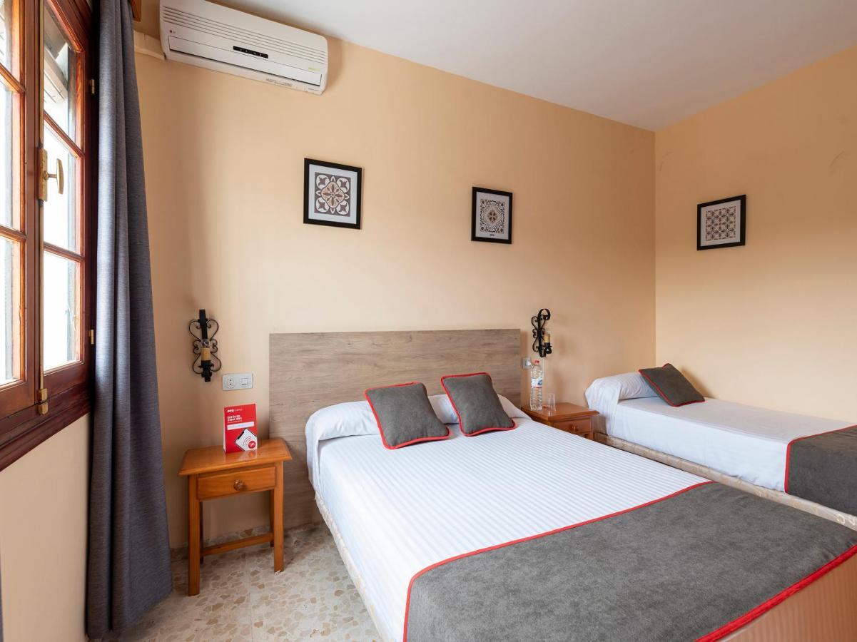 Oyo Hostal El Paisano Utrera Bagian luar foto